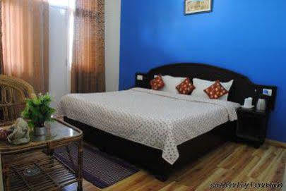 Clarks Inn Binsar Ngoại thất bức ảnh