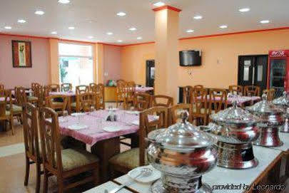 Clarks Inn Binsar Ngoại thất bức ảnh