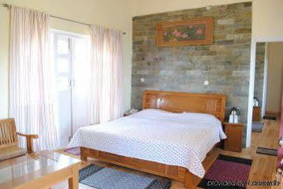Clarks Inn Binsar Ngoại thất bức ảnh